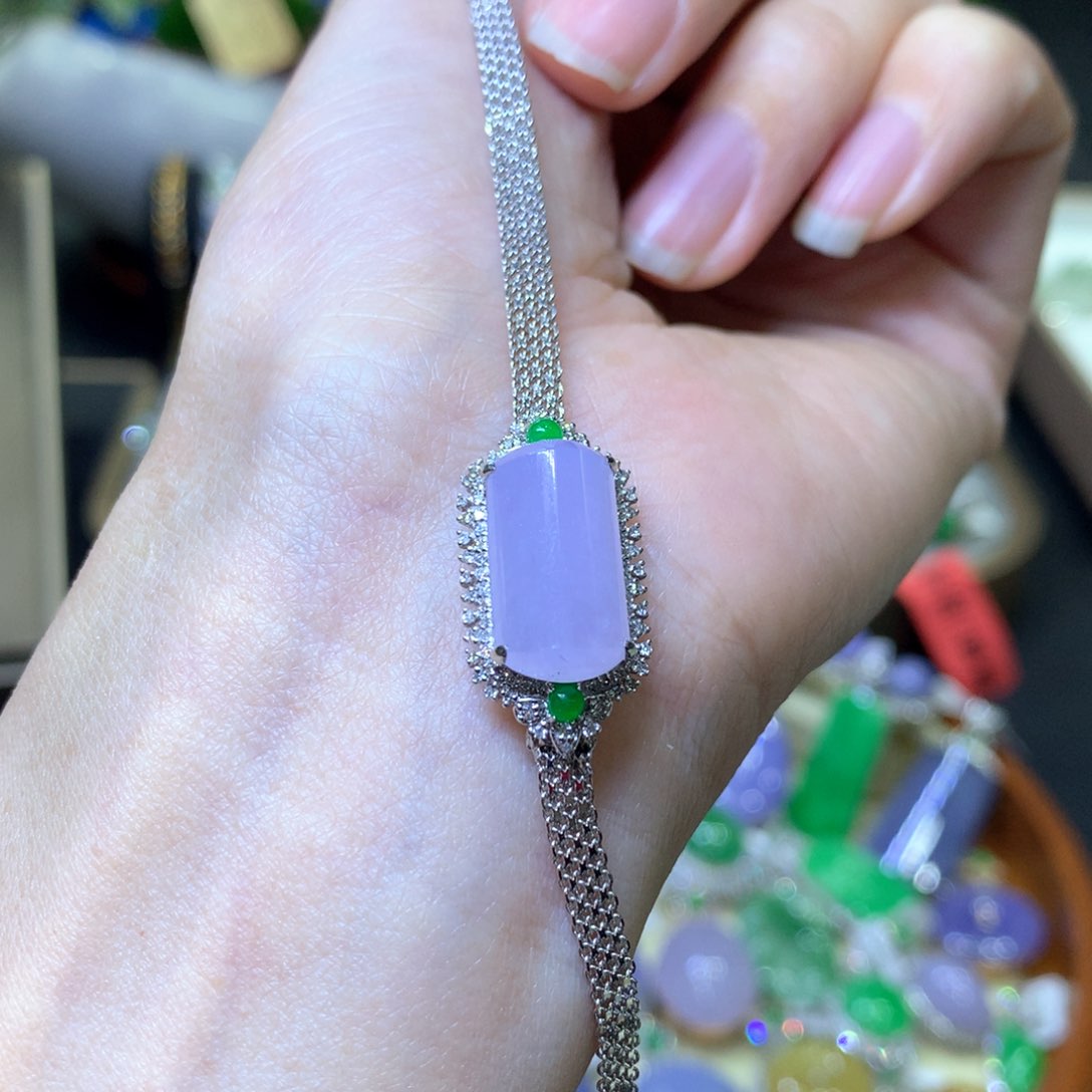 【闪购商品】翡翠颈饰18K金镶嵌翡翠吊坠项链