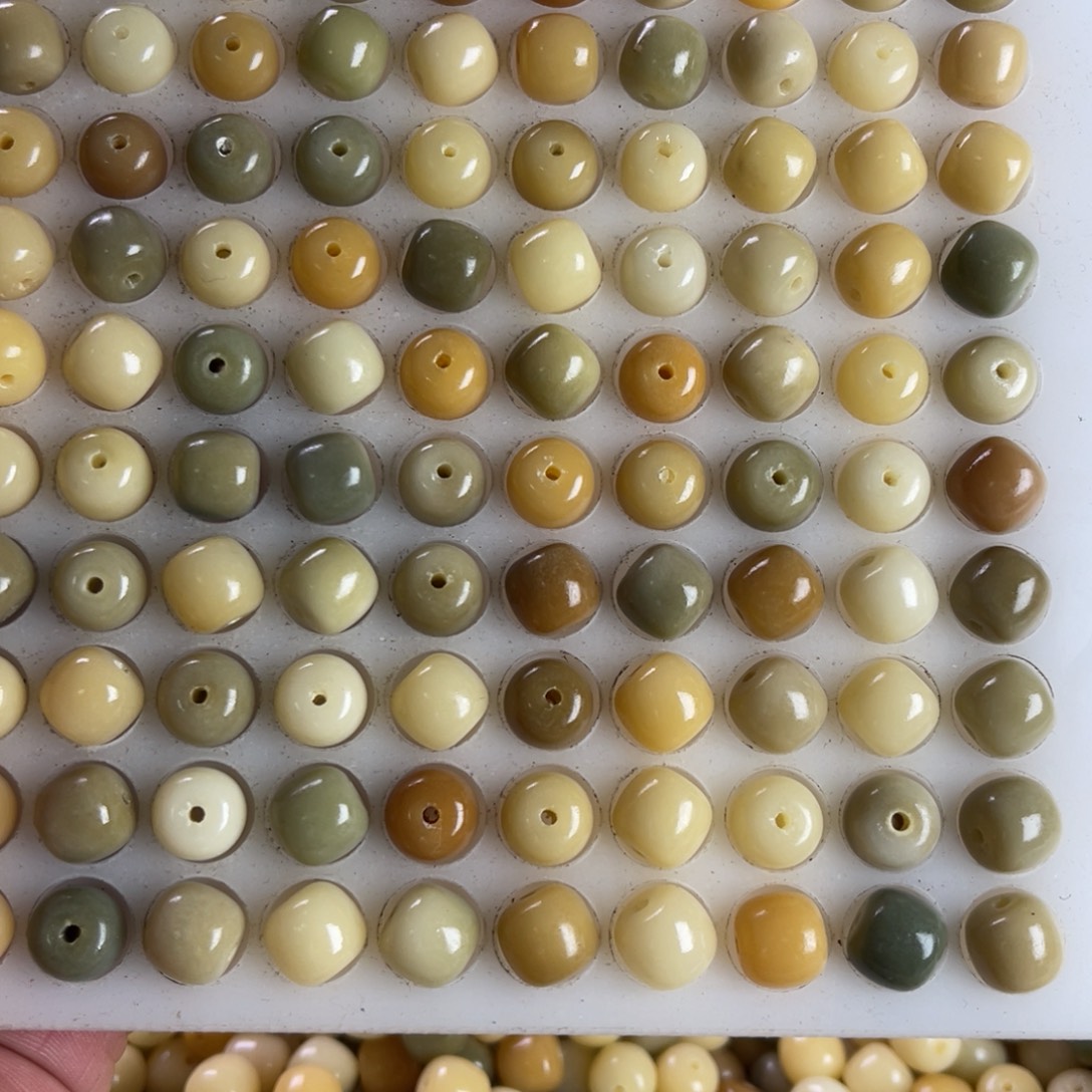 白玉菩提吊坠11-10糖果桶珠200颗