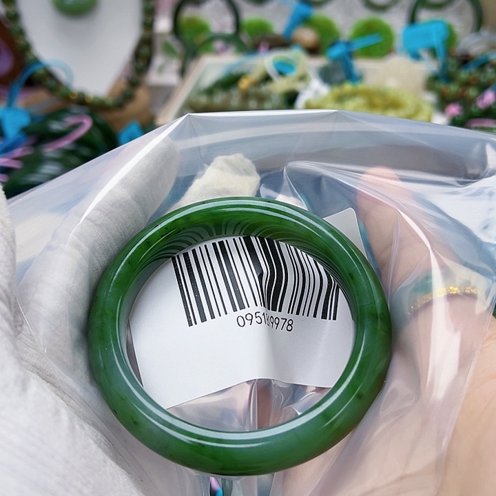 和田玉未镶嵌手镯包容58