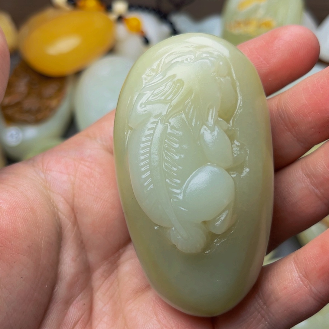 石材方解石手把件貔貅