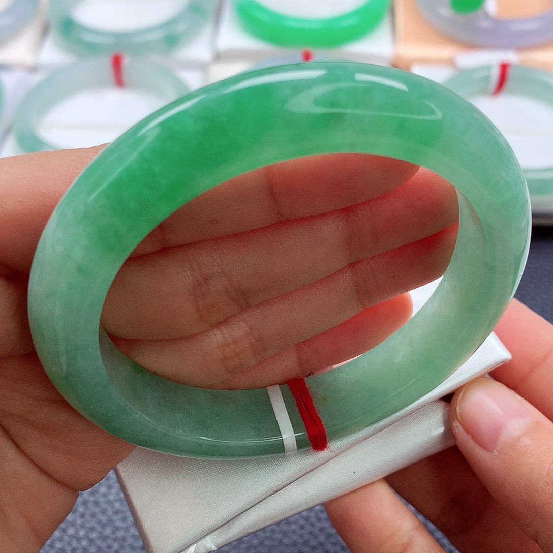 翡翠手镯未镶嵌57➕ 冰绿