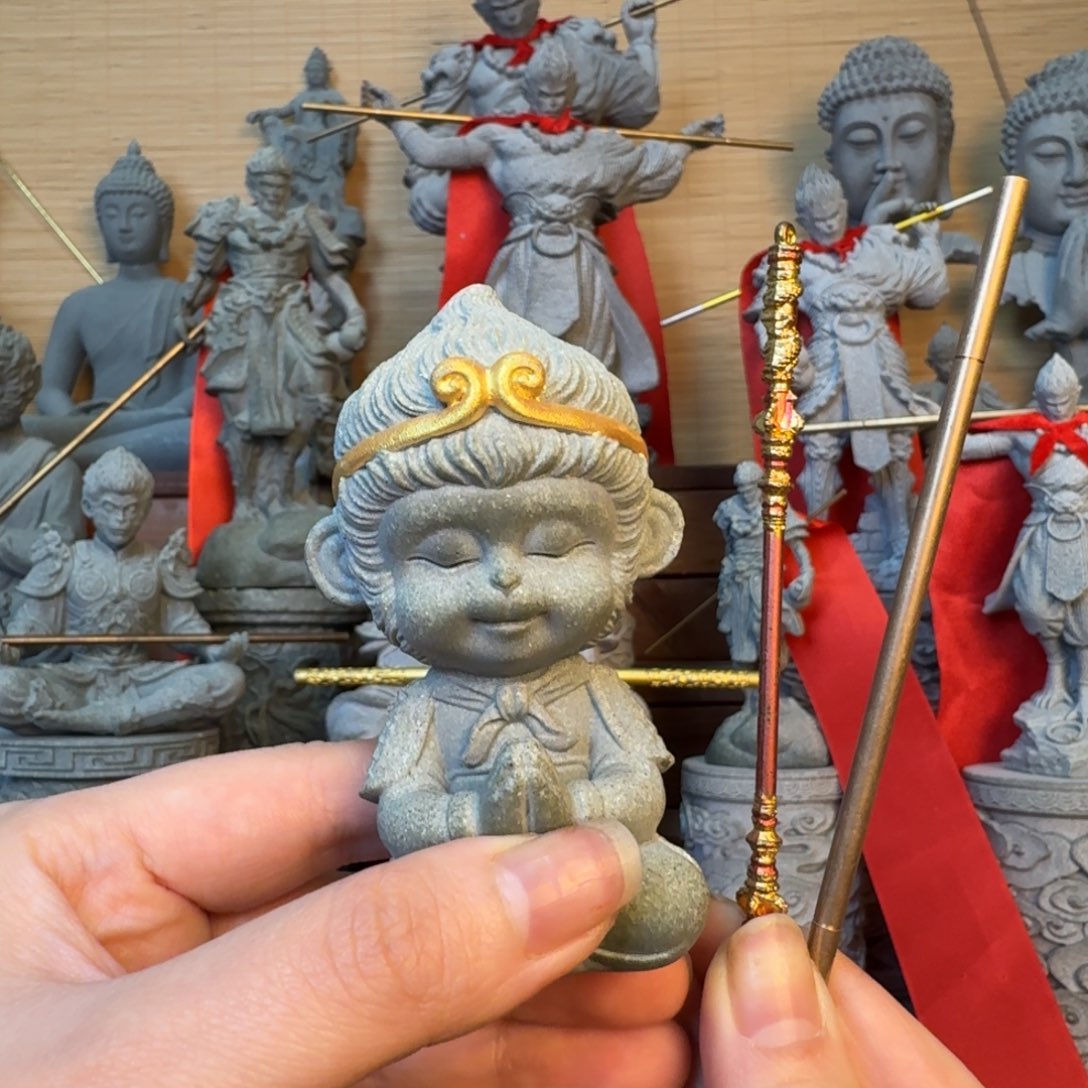 石材描金合十悟空青砂石