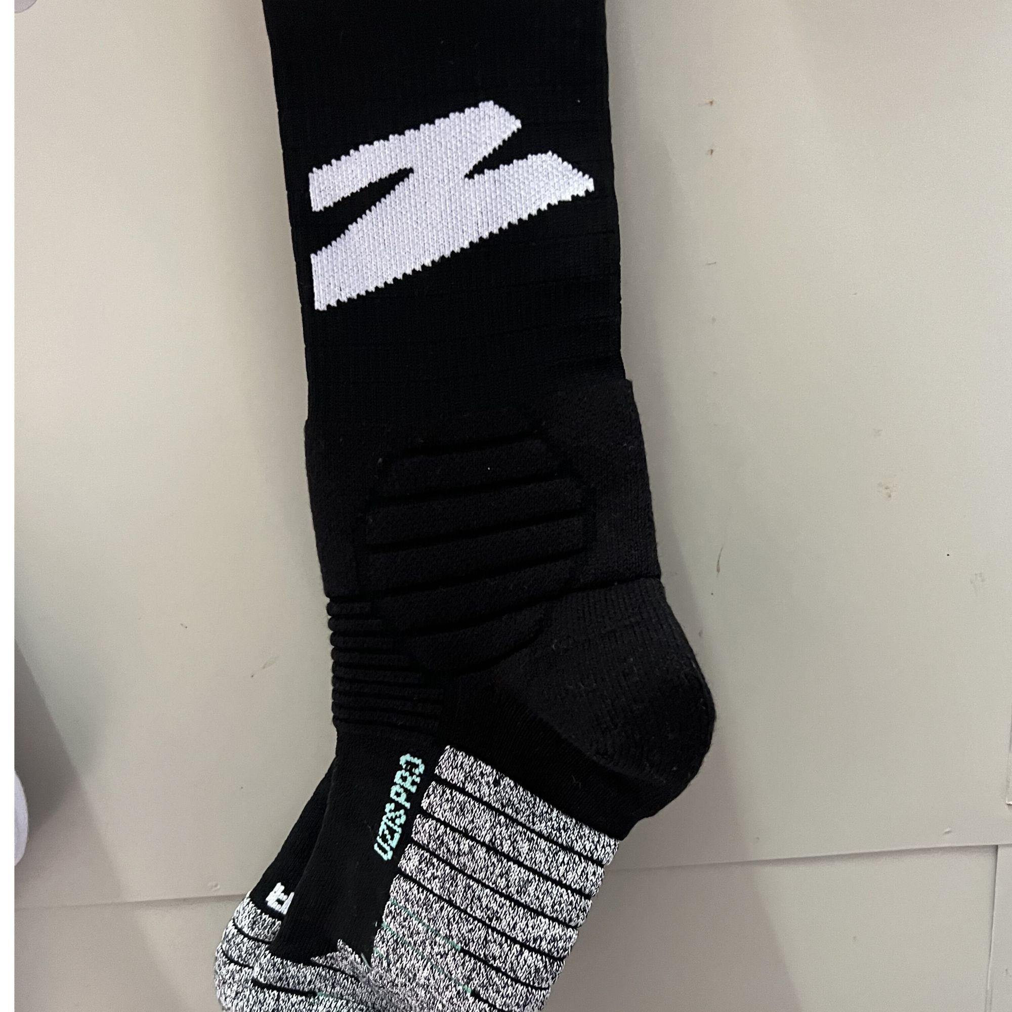 主播随机搭五双顺脚