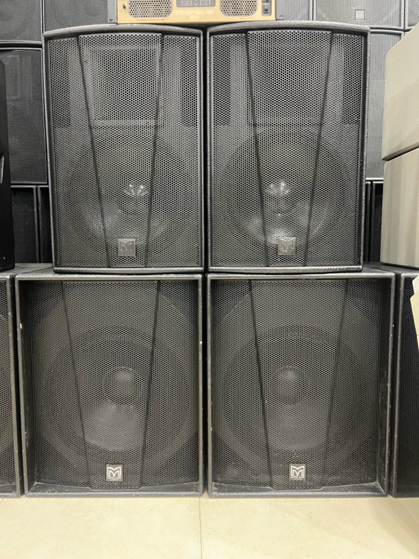 玛田F15+四件套、两只S18+炮、原厂6.8Q四通道功放、x5前级效果器