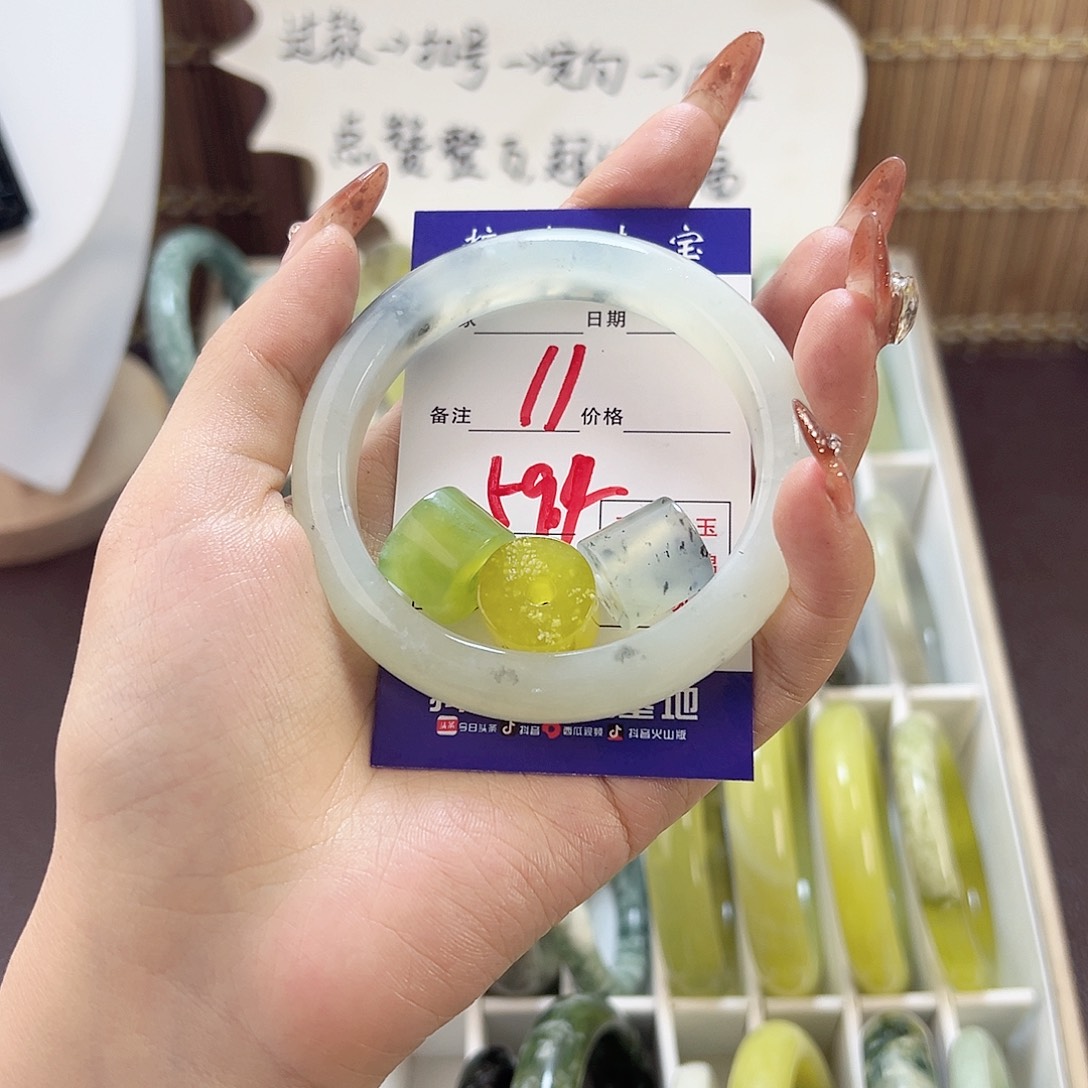 蛇纹石玉手镯未镶嵌✨**✨
