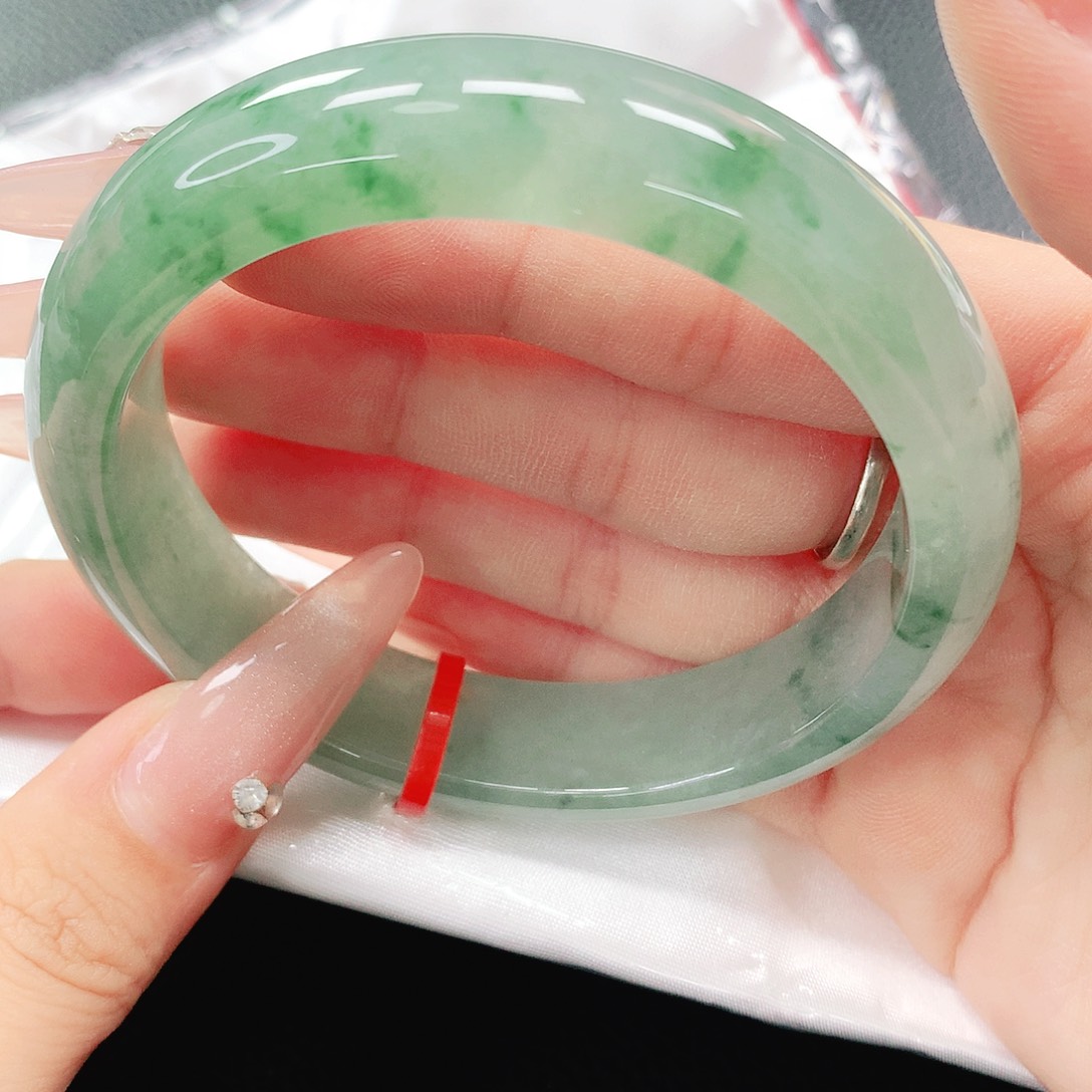 翡翠未镶嵌手镯59圈