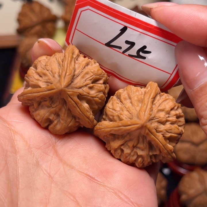 文玩核桃吊坠36尺全品玉玺奔75