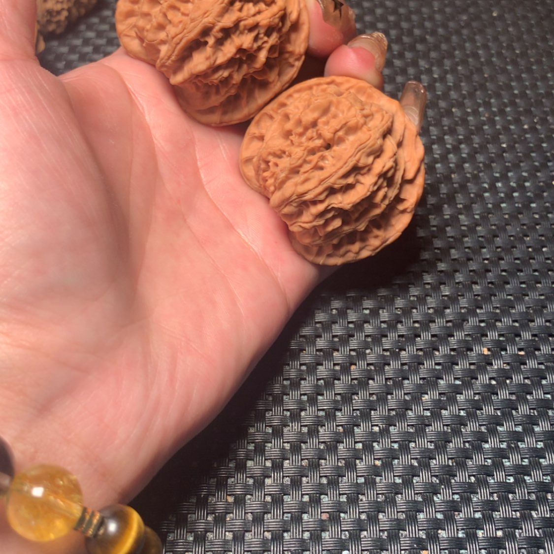 【闪购商品】文玩核桃吊坠盘龙纹