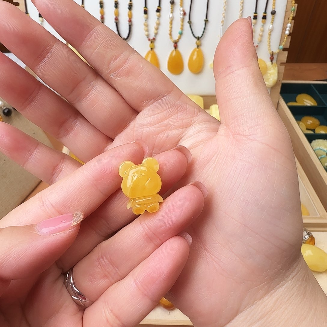 琥珀颈饰未镶嵌小熊