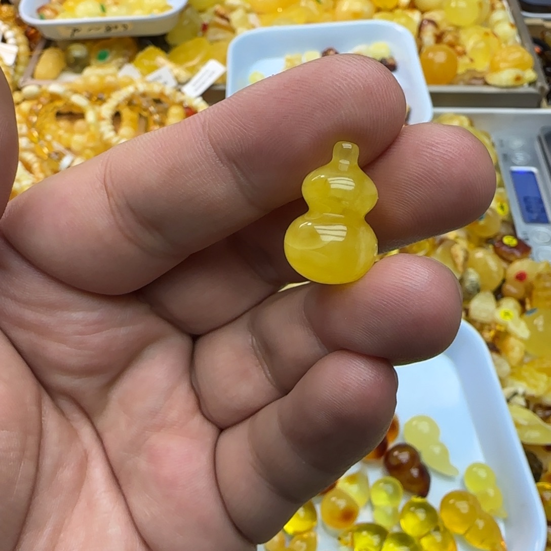 ****C琥珀未镶嵌裸石1.65克