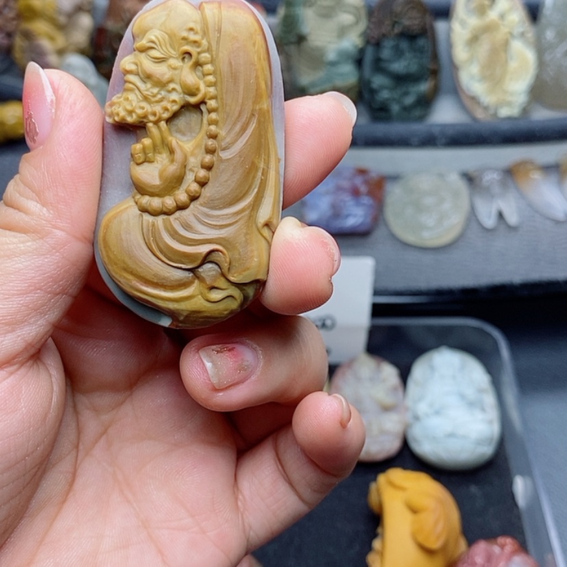 【闪购商品】定制石英质玉吊坠未镶嵌