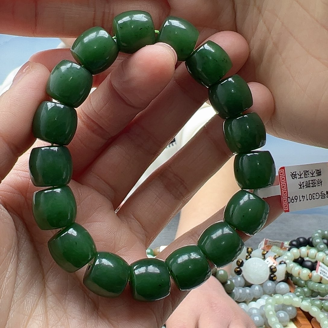 和田玉手串未镶嵌13碧玉