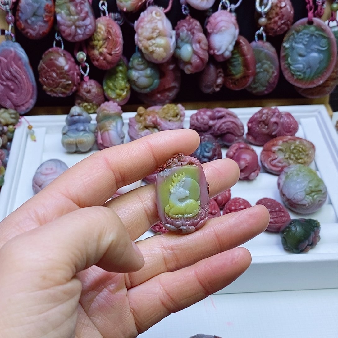 玛瑙/玉髓盐源玛瑙吊坠未镶嵌