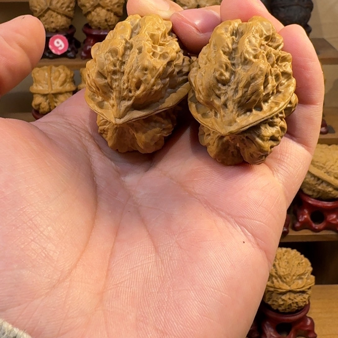 夜***风铁核桃把件上古蛤蟆头毒刺