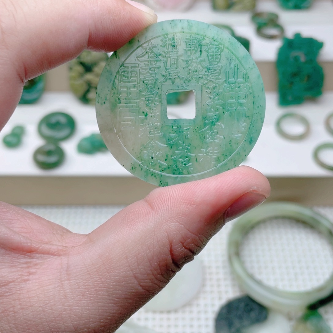 不***仙独山玉未镶嵌挂件