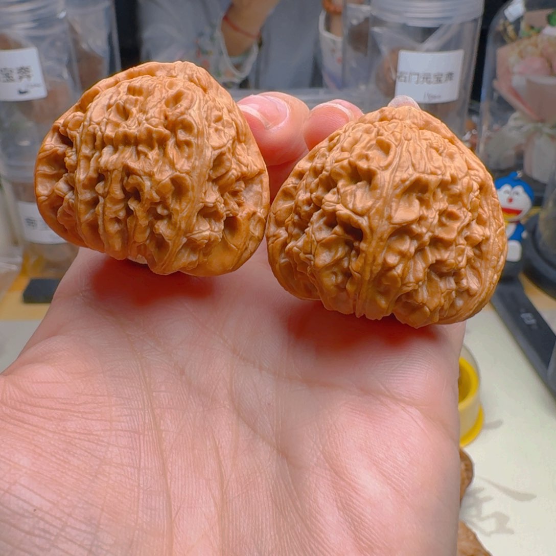 核桃把件38尺寸三角白