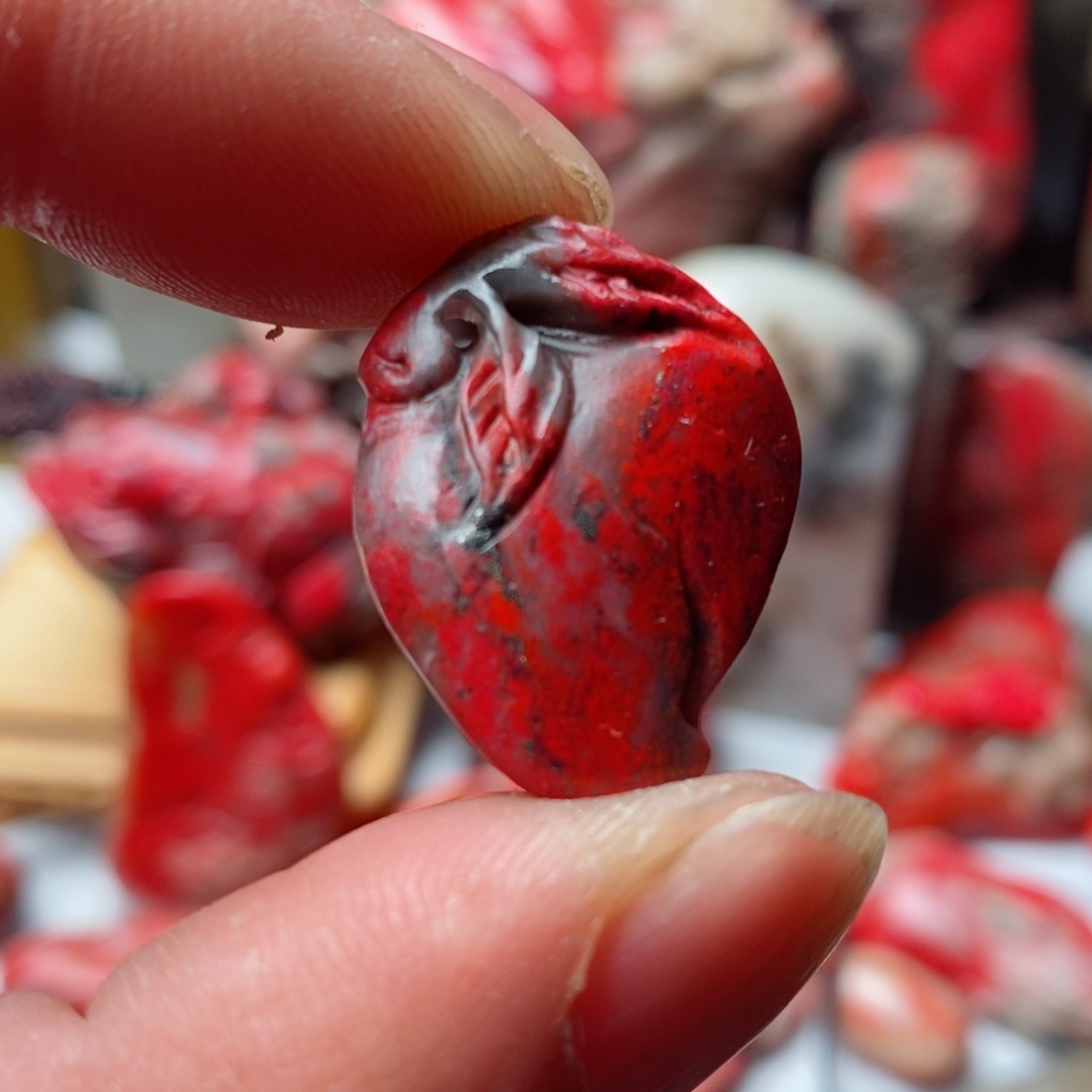 昌化鸡血石昌化鸡血石挂件