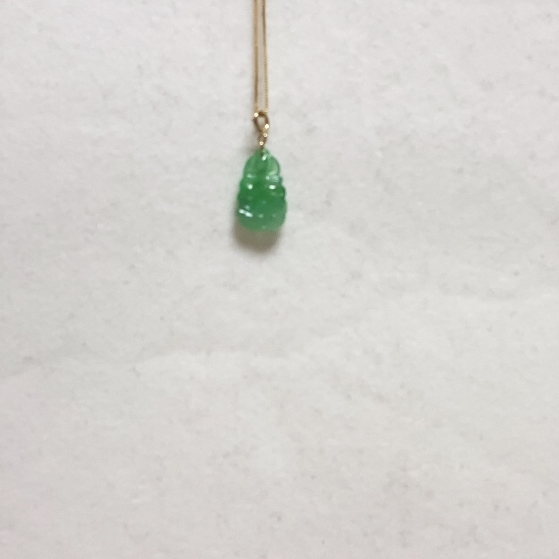 翡翠颈饰18K金镶嵌简单