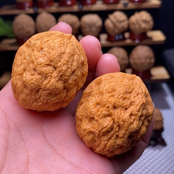 文玩核桃吊坠无彩金丝绣球18