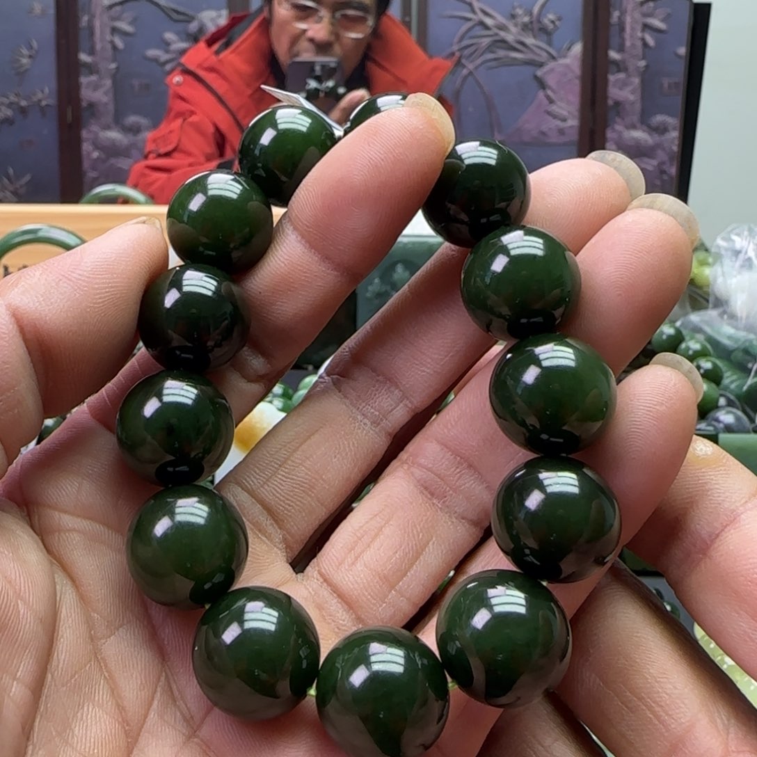 和田玉未镶嵌珠宝奇石