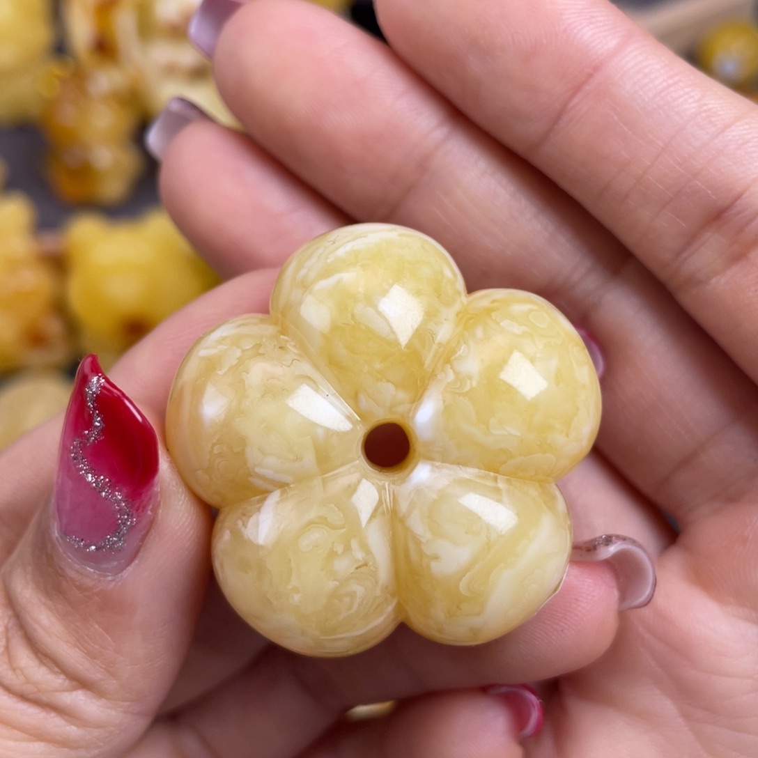 琥珀裸石未镶嵌蜜蜡