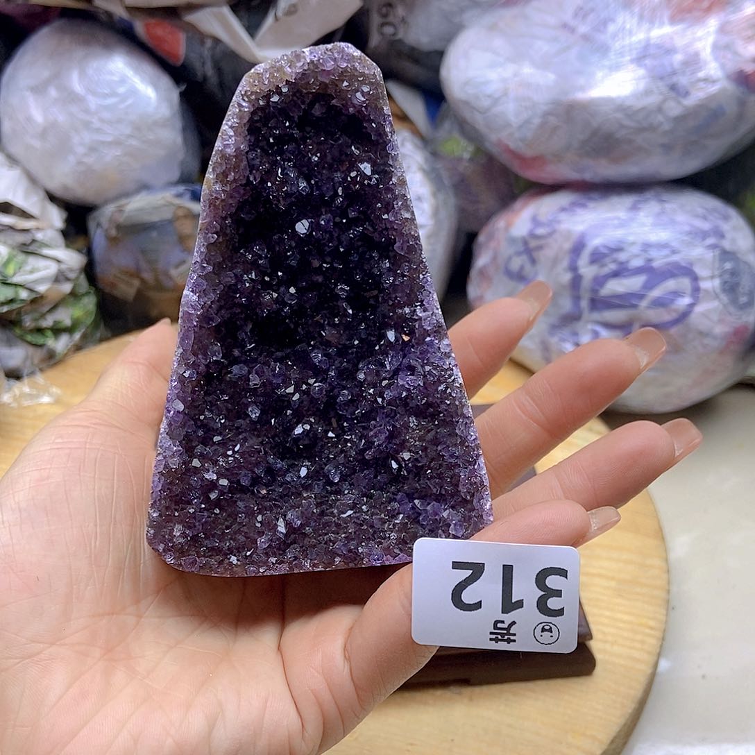 紫晶大型摆件（非配饰）未镶嵌