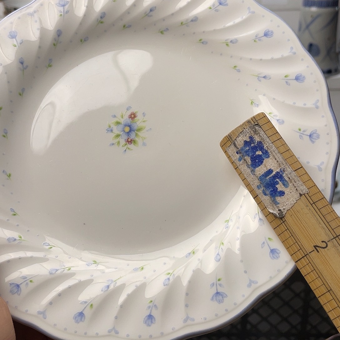 瓷片青****你不接啊亲的话给她发过来