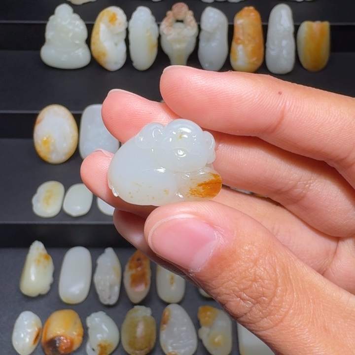 和田玉颈饰未镶嵌?****儿