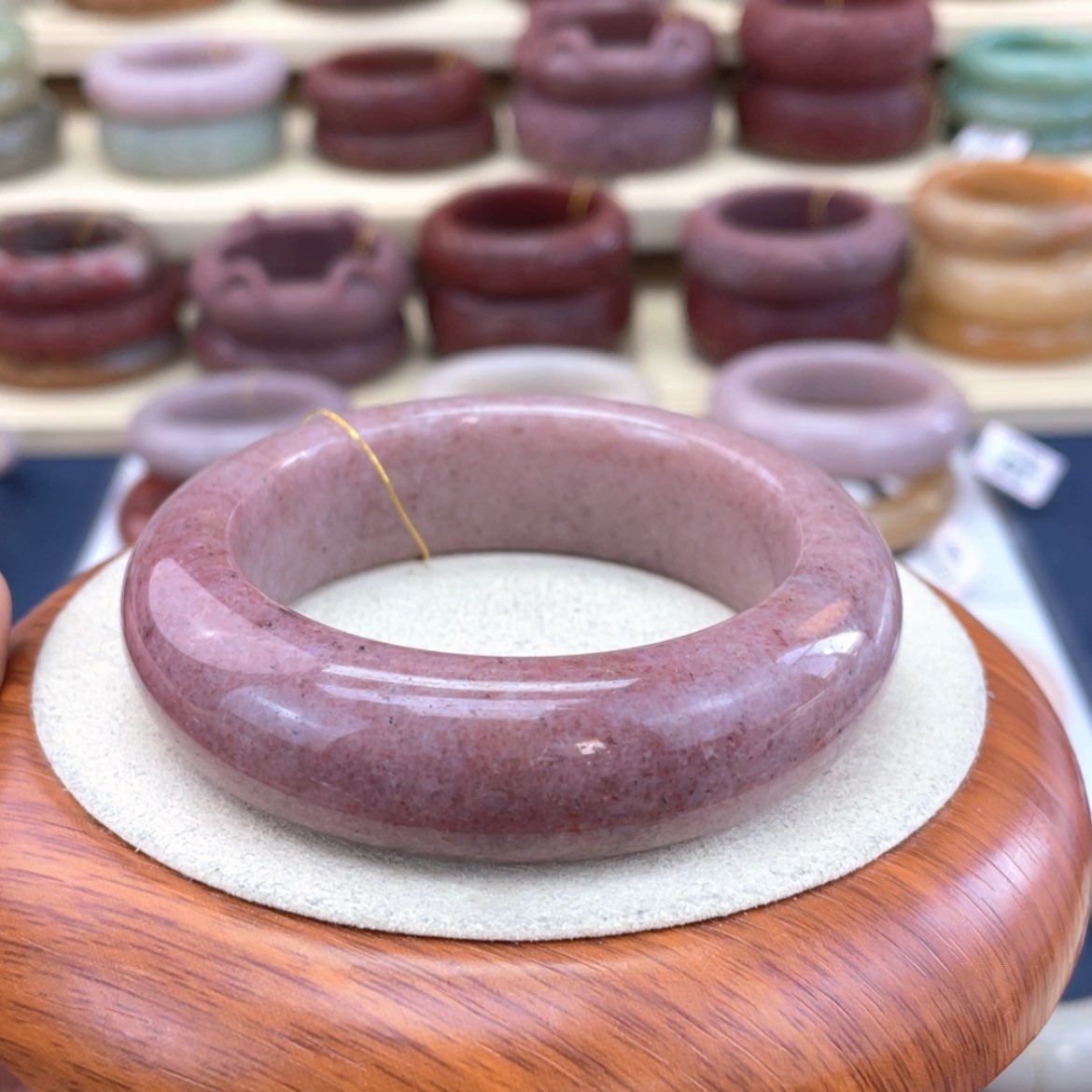 【闪购商品】石英质玉手镯未镶嵌