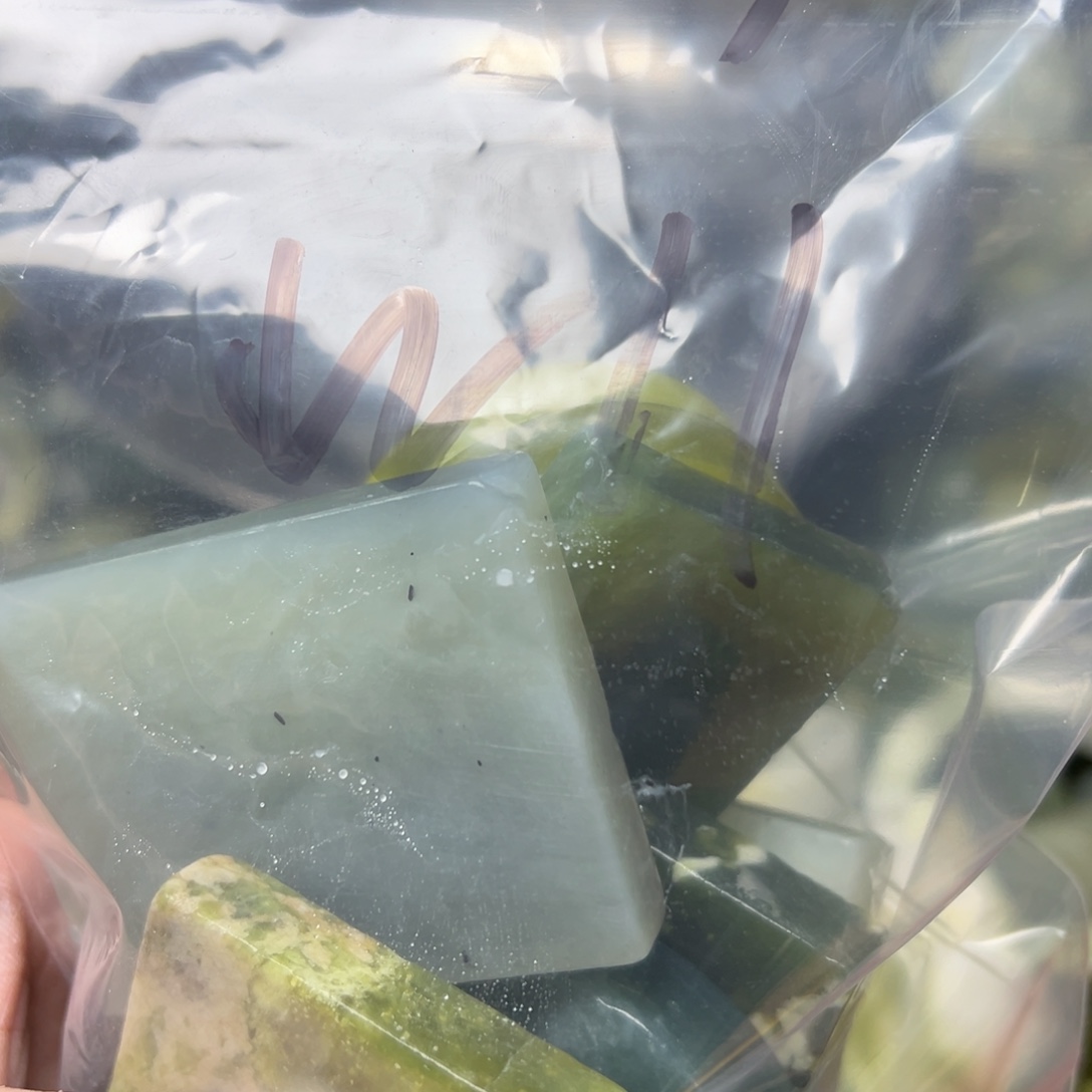 晨***晨蛇纹石玉未镶嵌岫玉手镯心，平安无事牌