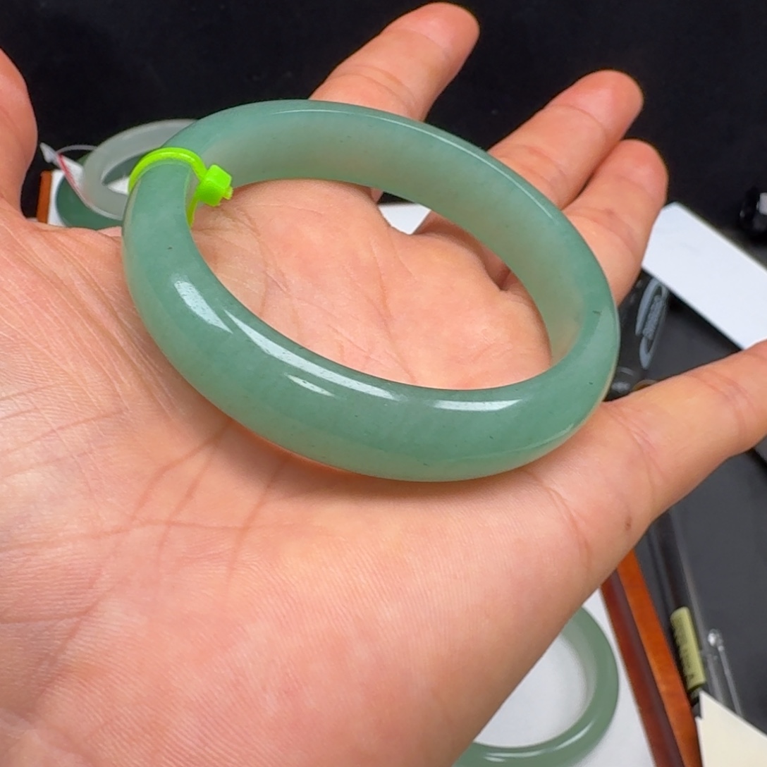 石英质玉合金手镯