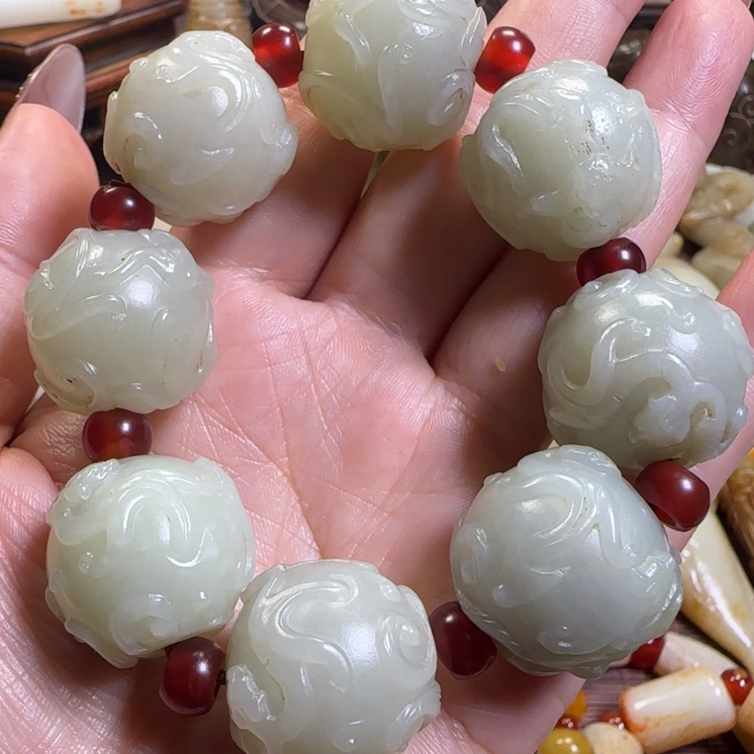 舍***得和田玉未镶嵌挂件