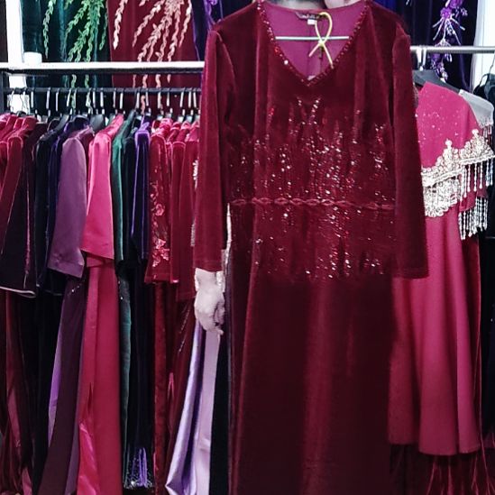 酒红色金丝绒v领重工两侧开叉连衣裙2XL125-135斤以内