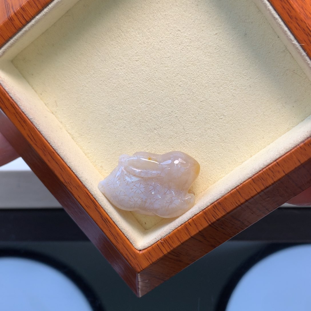 硅化珊瑚（珊瑚玉）颈饰未镶嵌跑兔原230