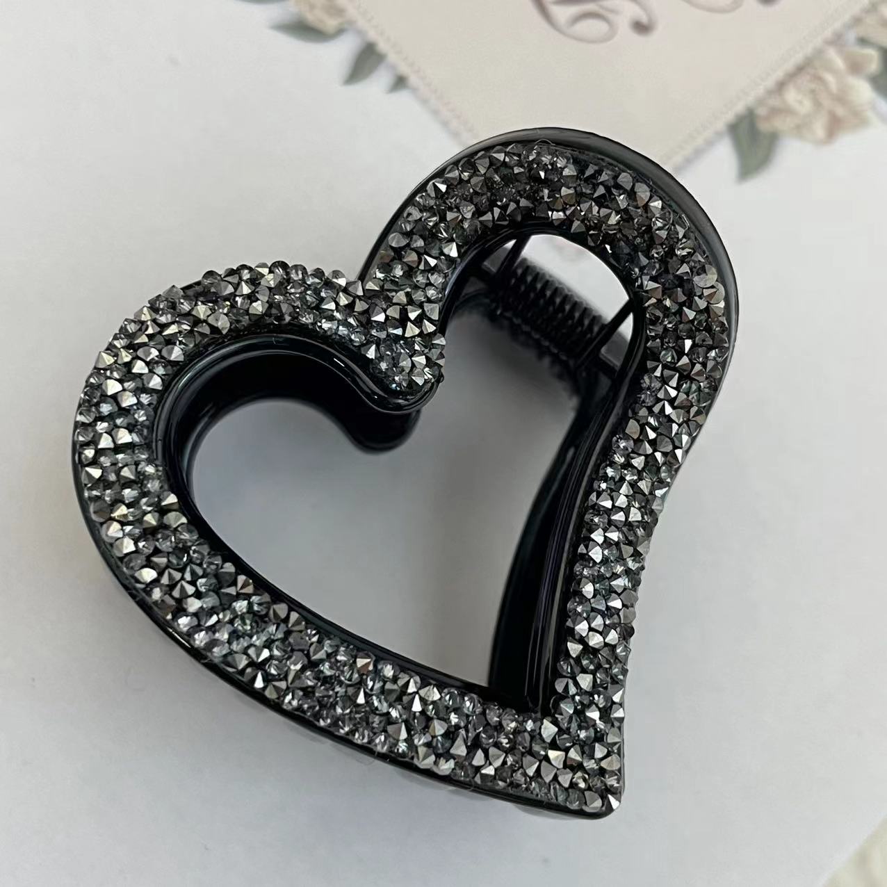 诗铂俪SG365心语轻奢时尚镂空爱心桃心钻钻抓夹
