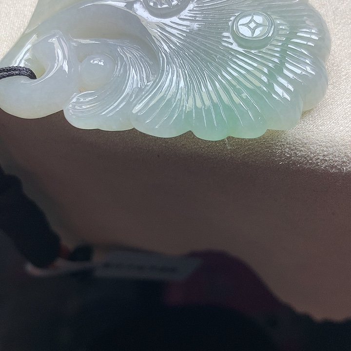 翡翠颈饰未镶嵌吊坠