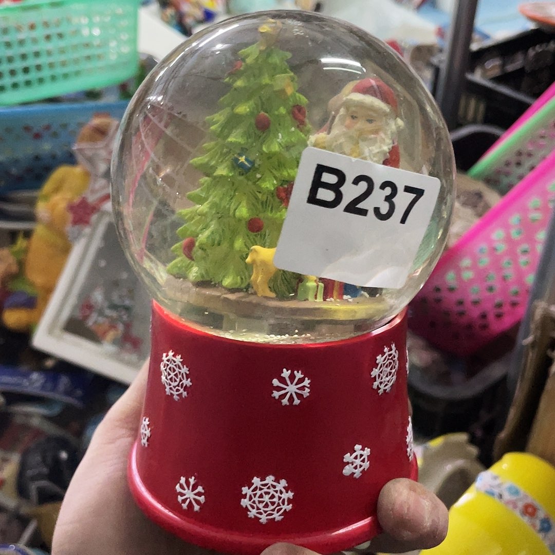 摆件   瑕疵。        n