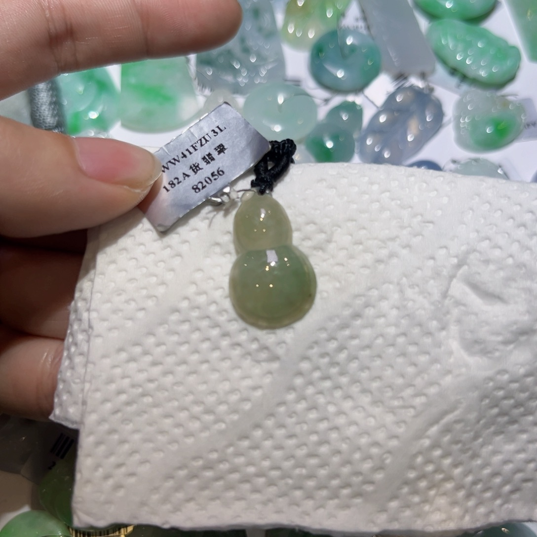 翡翠颈饰未镶嵌天然翡翠A货