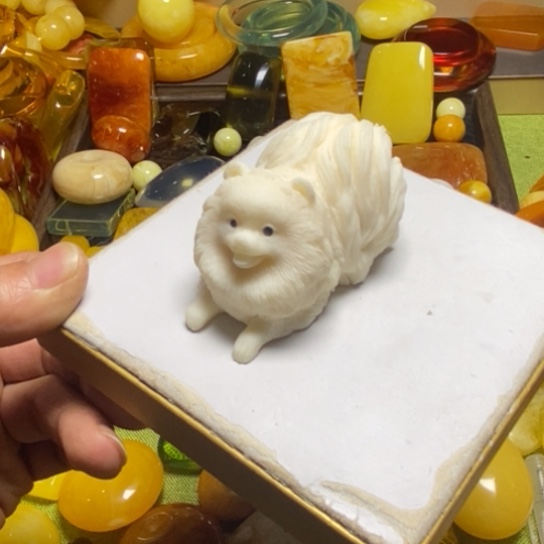 小****呀果博美摆件一个