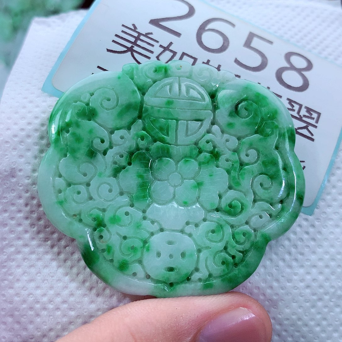 吊坠(不含链)未镶嵌翡翠