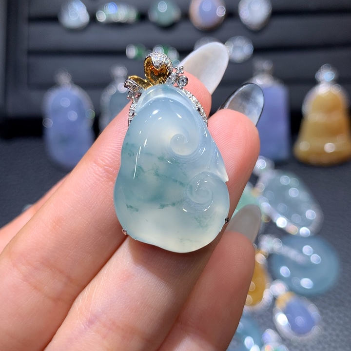 翡翠颈饰18K金镶嵌18k镶翡翠