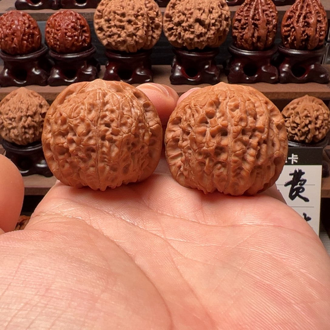 文玩核桃把件39血麒麟