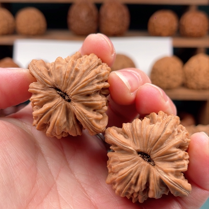 文玩核桃把件41平谷四座楼