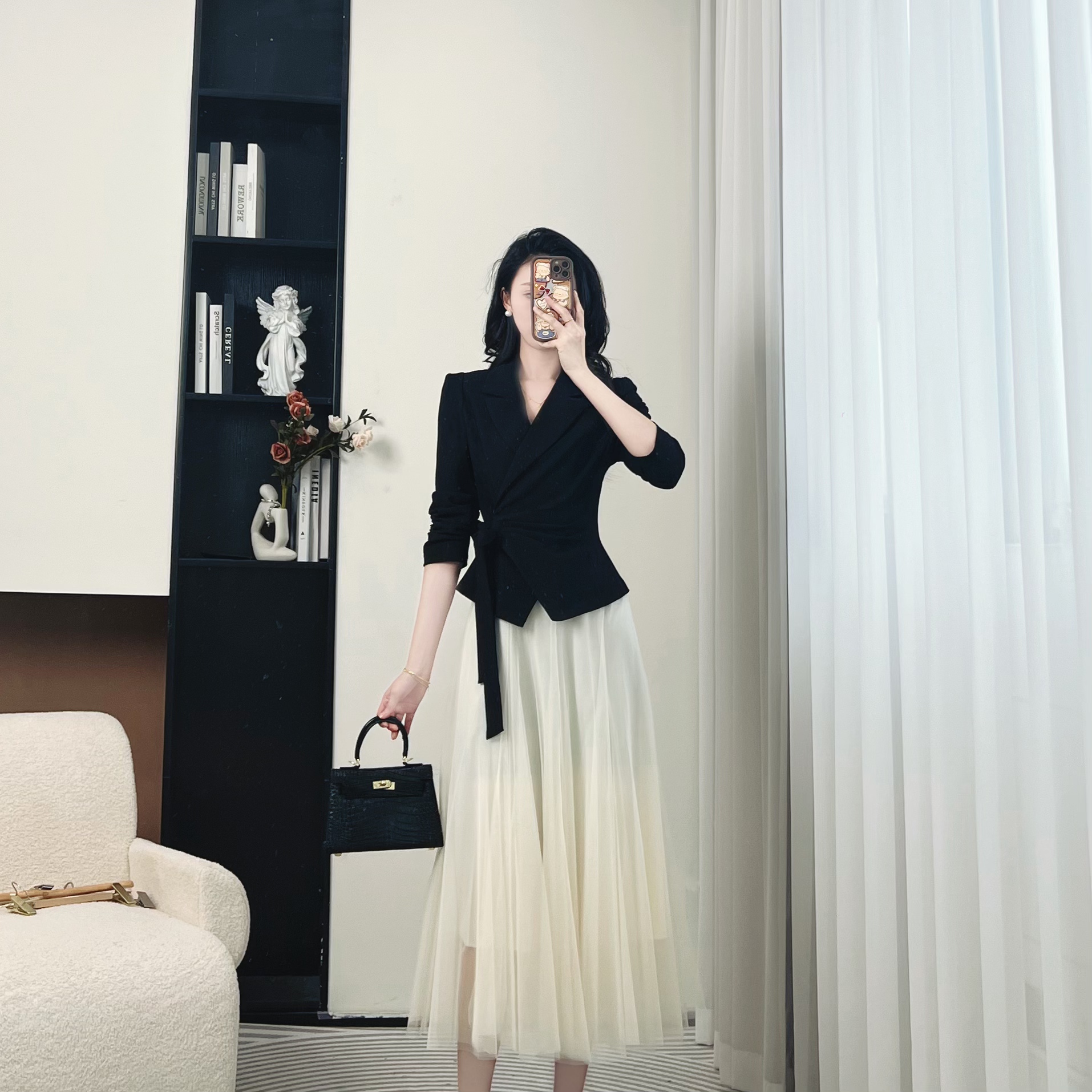 拉夏贝尔/25秋新时尚气质显瘦优美女神上衣+网纱半身裙 10284 MQJ