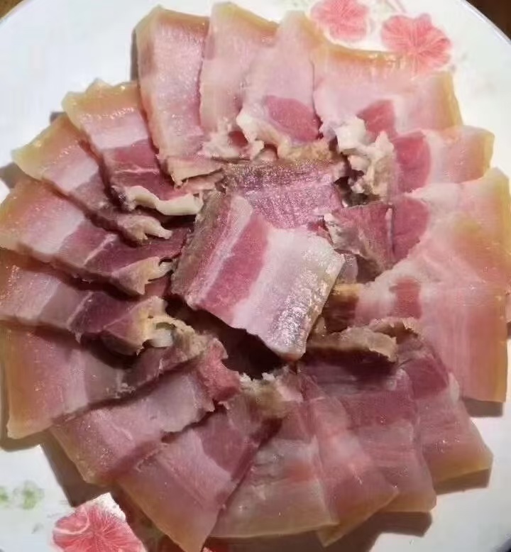 农村土猪腊五花肉