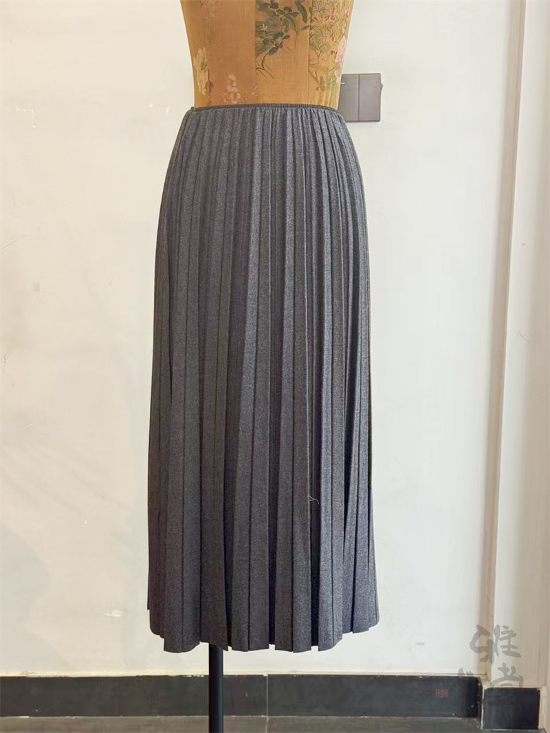 雅儿萱 2025 灰色松紧腰百褶裙 NN