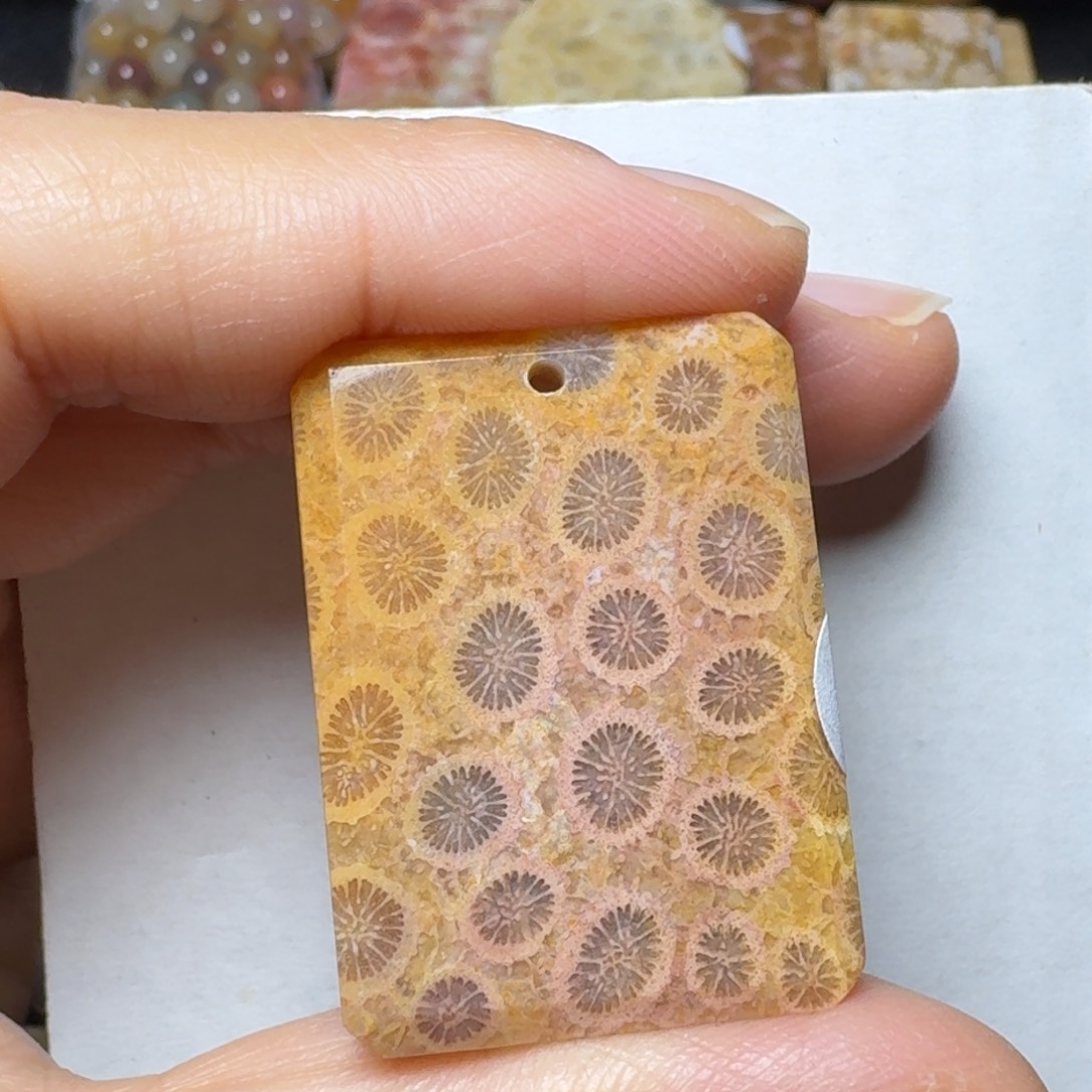 硅化玉黄粉未镶嵌