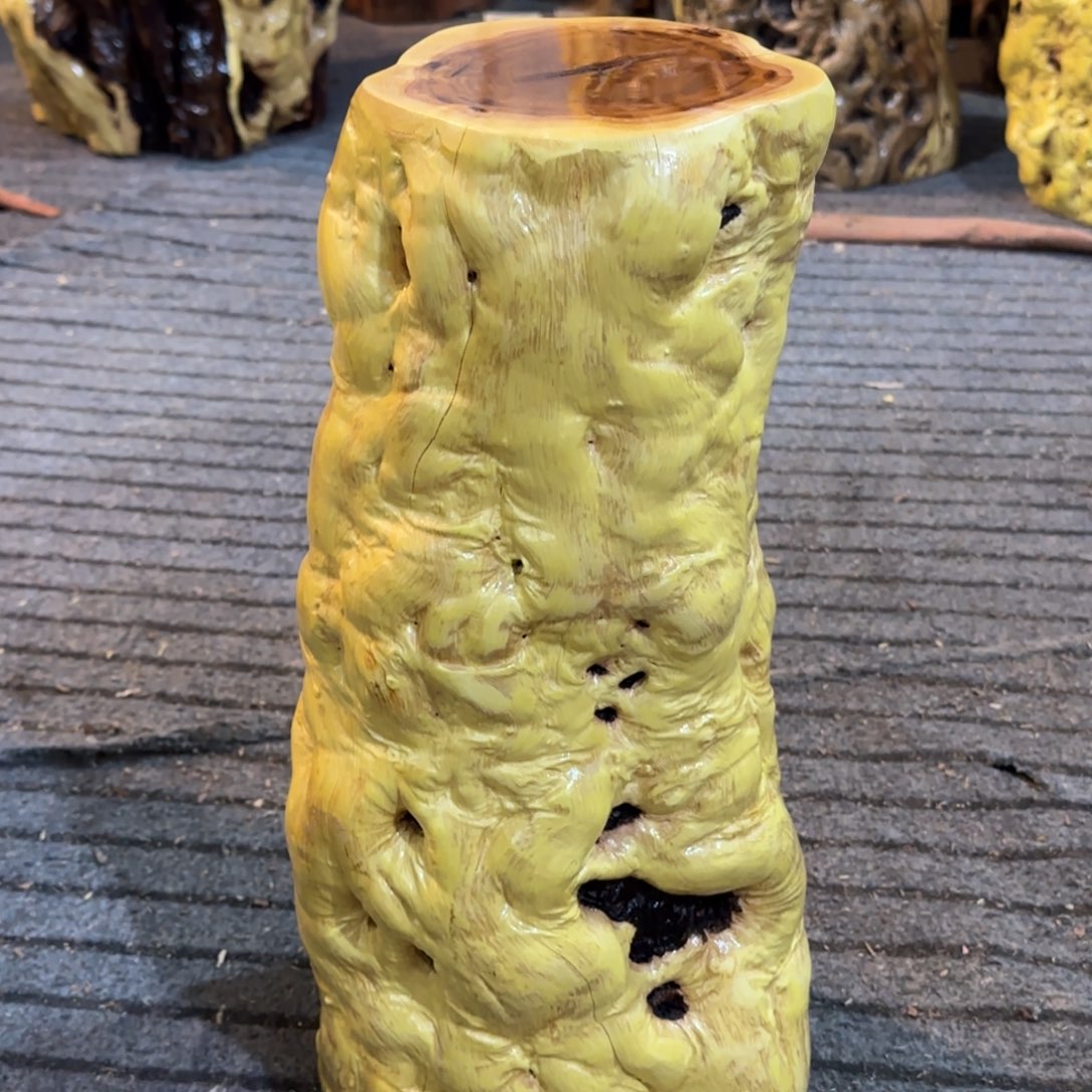 见***山龙纹鸡心枣木手工艺品 