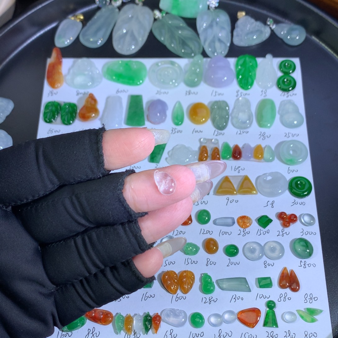 翡翠未镶嵌吊坠(不含链)冰兰花