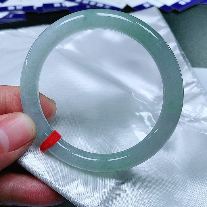 翡翠手镯未镶嵌翡翠手镯未镶嵌